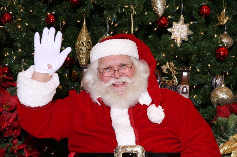 Santa Visits at Von Maur - The Meadows at Lake St Louis